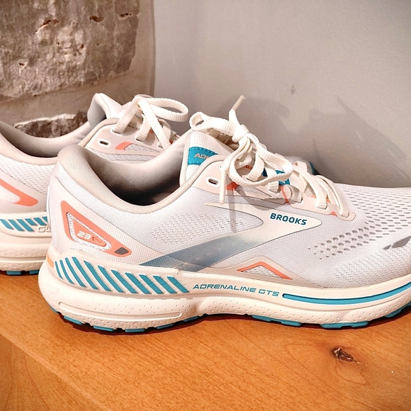 Brooks Shoes - Adrenaline GTS 23 women's 8.5 White/Blue/pink